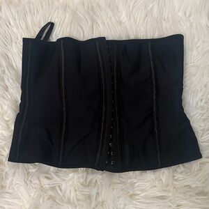 Vogue Black Waist Trainer